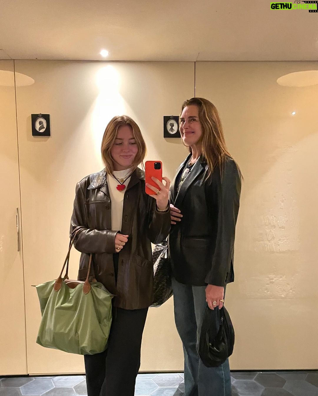 Brooke Shields Instagram - Reminiscing… the best thanksgiving trip to visit my girl ❤️🇮🇹 Italy