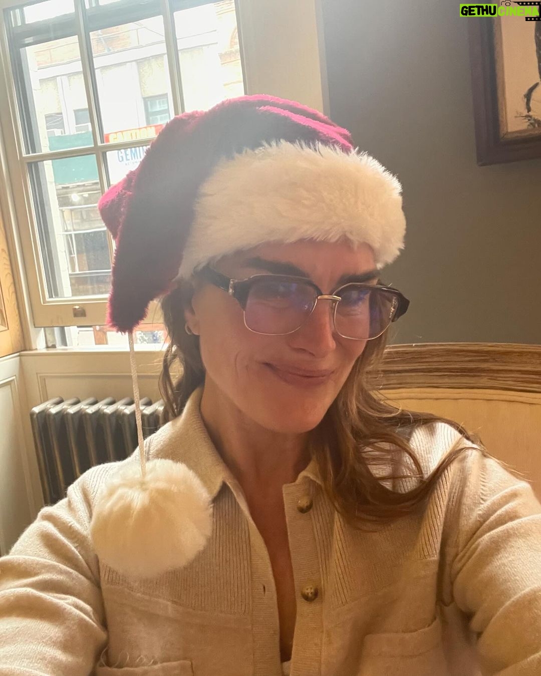 Brooke Shields Instagram - full heart ❤️ hope you all had a merry Christmas full of love!! 🎄 New York, New York