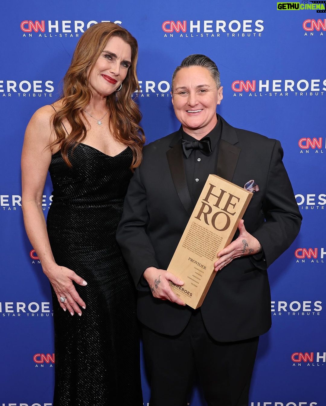 Brooke Shields Instagram - what an honor to be part of @cnnheroes last night to celebrate some of humanity’s best… so inspiring 🖤 #cnnheroes @cnn American Museum of Natural History