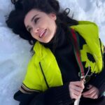 Burcu Kiratli Instagram - Evet. Sezonu biz kapatıyoruuuzz 🎿🏂🤟🏻😜❤️‍🔥