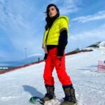 Burcu Kiratli Instagram - Evet. Sezonu biz kapatıyoruuuzz 🎿🏂🤟🏻😜❤️‍🔥