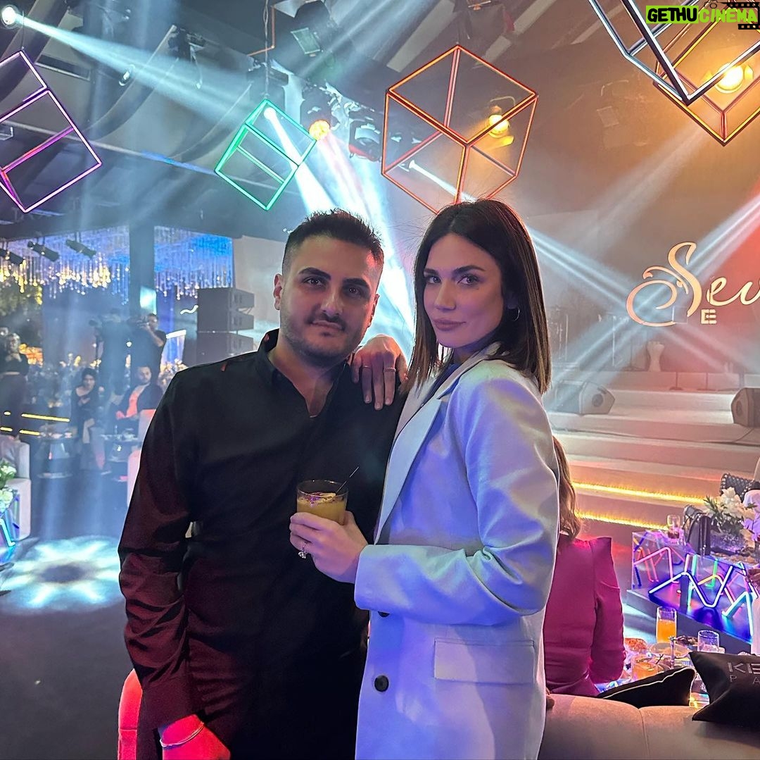 Buse Varol Instagram - Güzel bir geceden kalan ✨ Divan Kuruçeşme