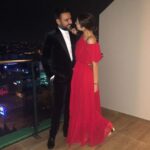 Buse Varol Instagram - Eski ama eskimeyen bir fotoğraf benim için❤️ 2017✨ @alisanofficial