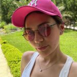 Buse Varol Instagram – Ben de isterdim gözlüğüme bişey yansımasın ama fotoğraf çekecek kimseyi bulamayınca böyle oluyo🙃 Selfieden post mu olur dediğinizi duyar gibiyim🤷🏻‍♀️💓