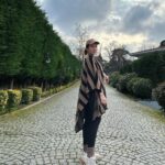 Buse Varol Instagram - Today 🖤🤎