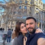 Buse Varol Instagram - ❤️ 2 günlüğüne de olsa başbaşa olmak bize iyi geldi🙏🏼 @alisanofficial Barcelona, Spain