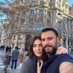 Buse Varol Instagram - ❤️ 2 günlüğüne de olsa başbaşa olmak bize iyi geldi🙏🏼 @alisanofficial Barcelona, Spain
