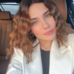 Buse Varol Instagram – 👋🙋🏻‍♀️😘