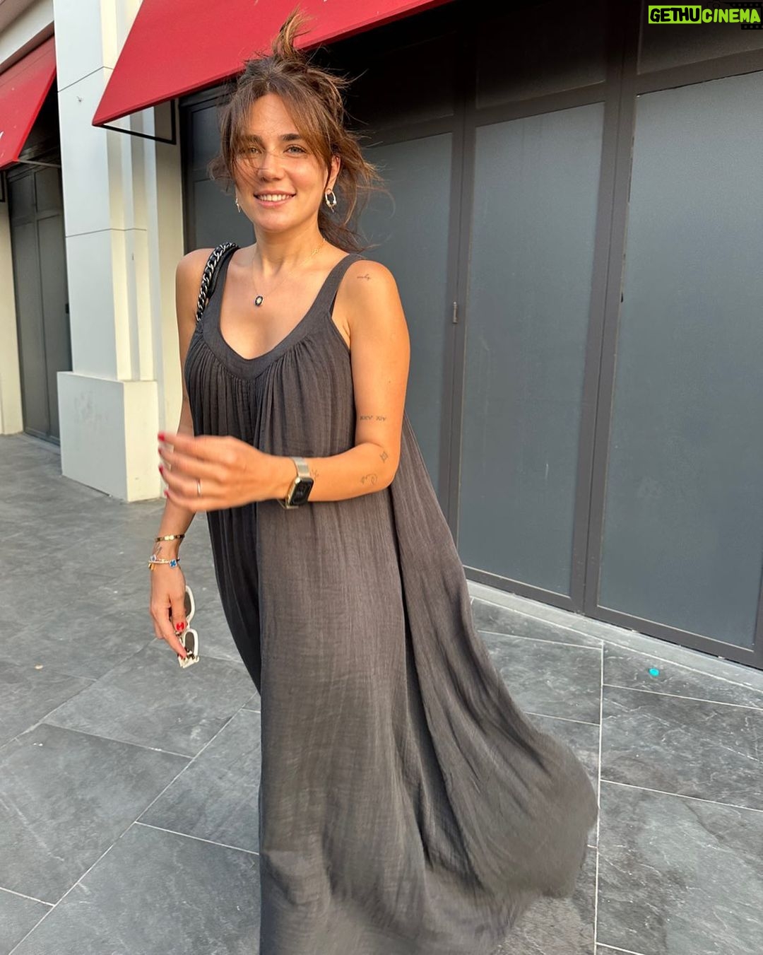 Buse Varol Instagram - 'Vuela con tus propias alas' ( en sevdiğim dövmemin yazısı) Kendi kanatlarınla uç.. 🪽🤍