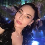 Buse Varol Instagram - Kim demiş selfieden post olmaz diye💃🏻