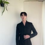 Byeon Woo-seok Instagram - #광고 @prada #PradaSS24 미우치아 프라다와 라프 시몬스가 함께하는 프라다 SS24 남성복 컬렉션, 오늘 밤 9시 프라다 닷컴을 통하여 함께 보실 수 있습니다 :) 같이 봐용☺️
