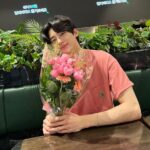 Byeon Woo-seok Instagram - 🌸🙃
