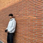 Byeon Woo-seok Instagram – 🙂 #광고 #디스커버리익스페디션 #디스커버리바람막이