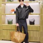 Byeon Woo-seok Instagram - 🙂 #광고 #로에베 #LOEWE #LOEWESS24