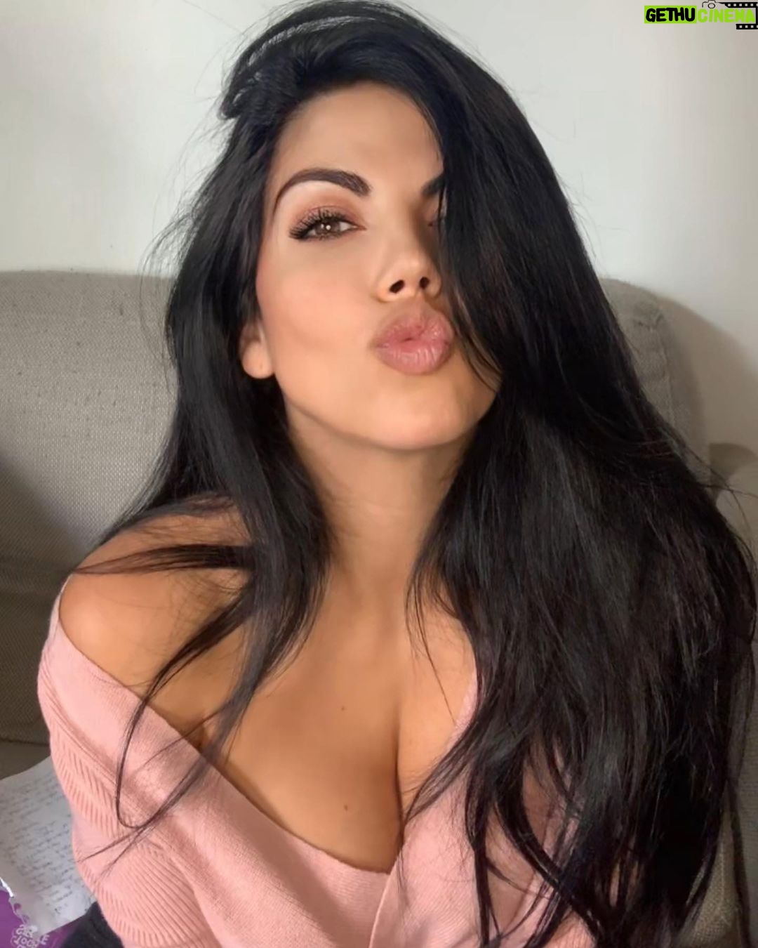 África Zavala - 52.1K Likes - 💋😜😁 #lindosabado #losamo #Afrifans