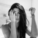 África Zavala Instagram - Se trata de ti. Si ganas, eres tú; si pierdes, eres tú. En blanco y negro. Ningún lugar para esconderse.