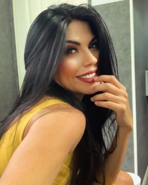 África Zavala Instagram - #Noches 💋👋