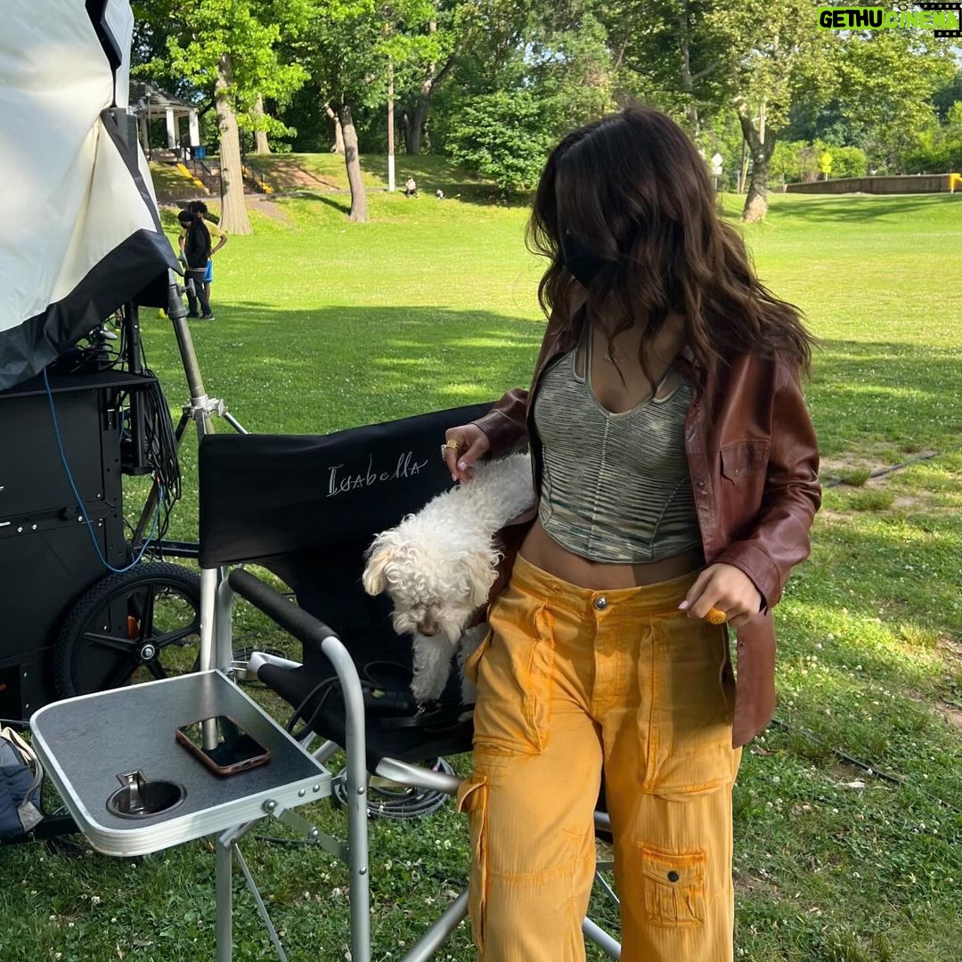 Camila Mendes Instagram - HAPPY MÚSICA RELEASE DAY 🎉 streaming now on @primevideo 💃🏻💃🏻💃🏻 some of you may already know this story, but when i was 21, not too long before i booked riverdale, i told my agent at the time, an iconic woman named bonnie shumofsky, that i wanted to change my last name to something more “ambiguous.” i was worried that my latin last name was holding me back from booking roles. as a brazilian-american who spoke portuguese instead of spanish, it didn’t feel like the industry had a place for me. i was either not latina enough (by their definition) or not american enough. fortunately bonnie was quick to shut that idea down. she reminded me that my last name is what made me unique, and that being brazilian-american was my superpower. so thank you bonnie for saving me from what could have been a huge mistake. the fact that i now have a film coming out that celebrates this part of my identity in the most artful, cinematic way is beyond my wildest dreams. but aside from the cultural backdrop, the rom-com structure, and the musical language, this is a coming-of-age story about finding your path and learning how to love yourself above all else. there truly is something for everyone. i hope you love it as much as we loved making it ♥️