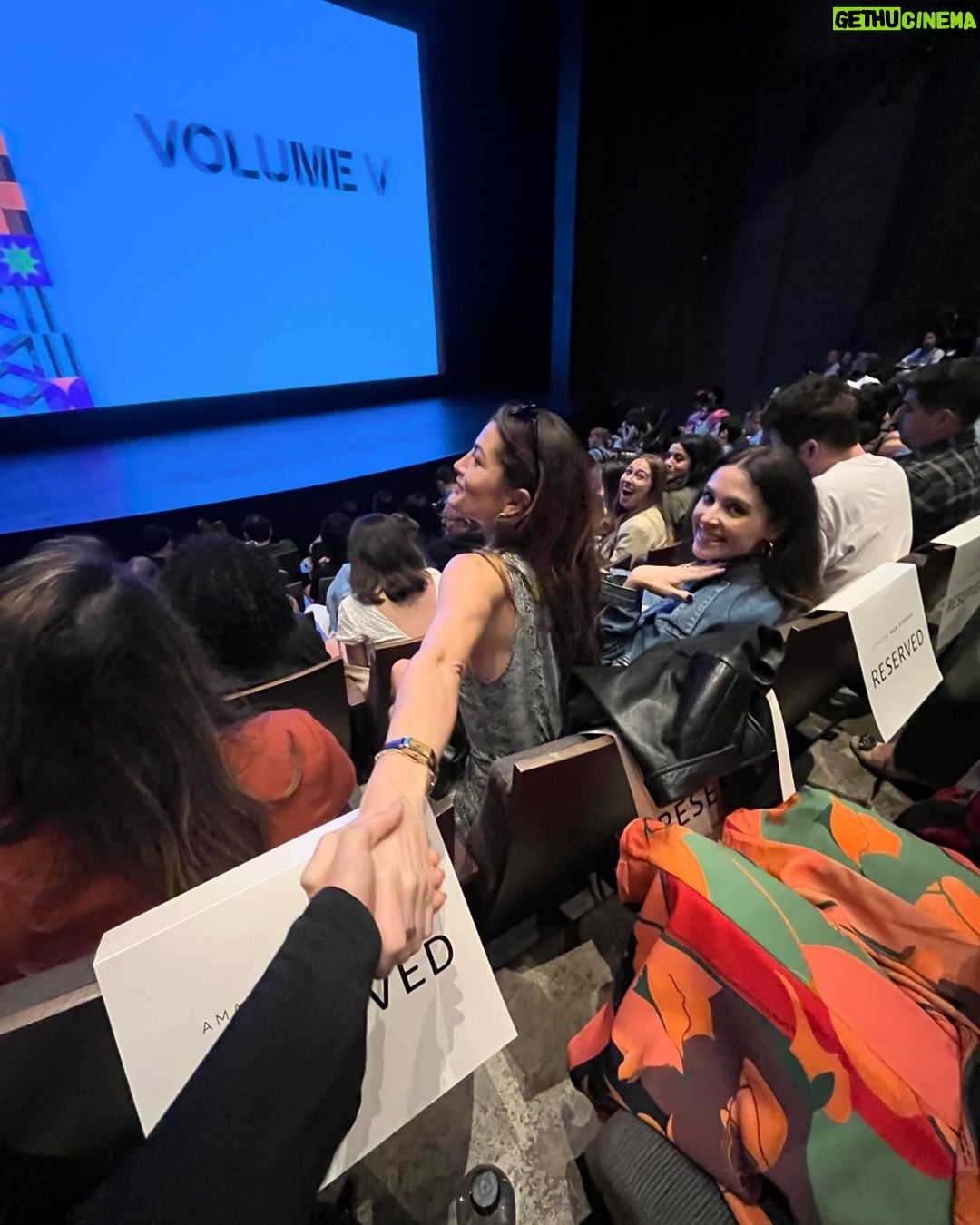 Camila Mendes Instagram - thank you to everyone who came out to support MÚSICA yesterday @sxsw 📽️ watching our film in a theater full of family, friends and movie lovers was an experience i’ll never forget. stay tuned for our release april 4 on @primevideo 🫶🏽