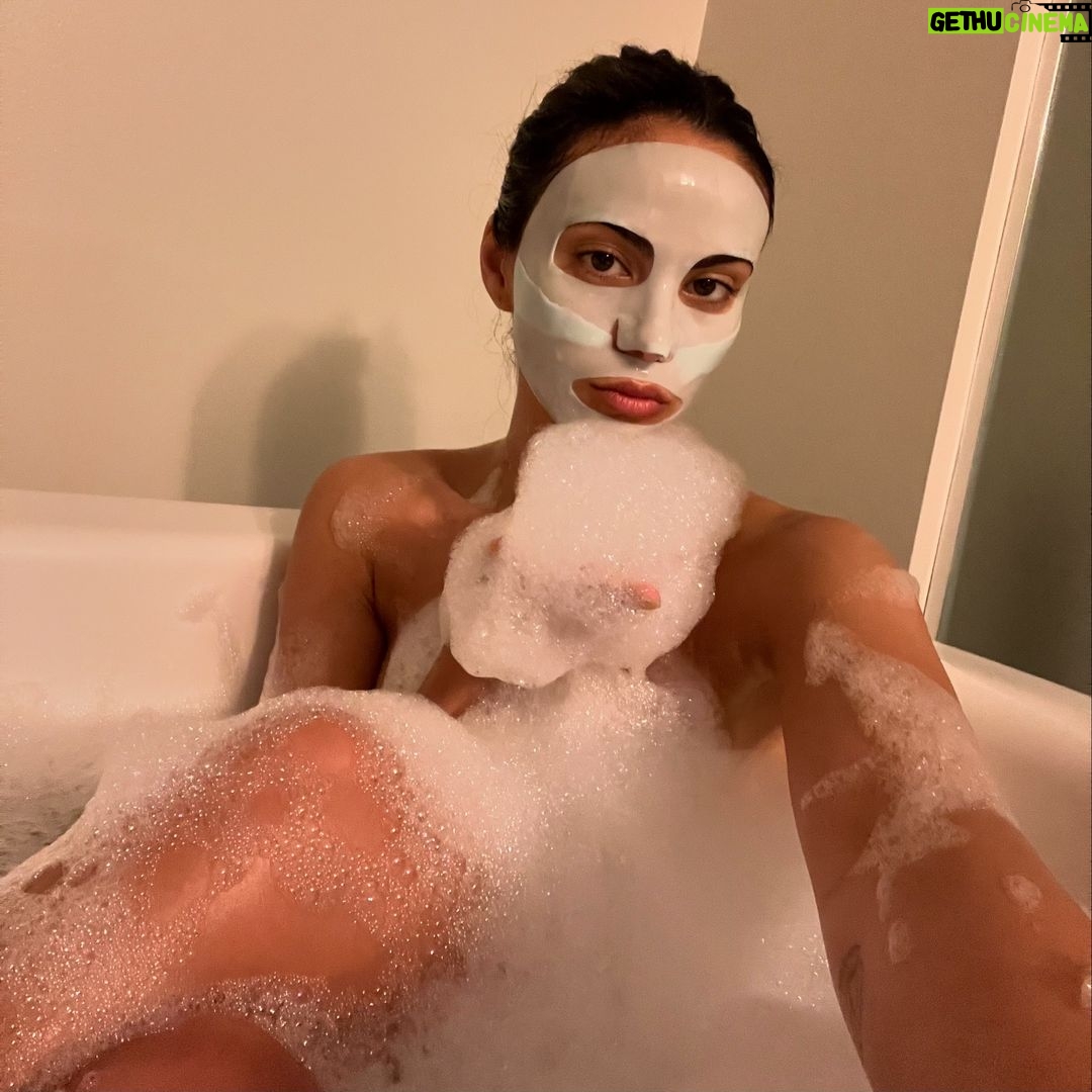 Camila Mendes Instagram - sometimes all you need is a clean slate 🫧 @loopsbeauty