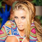Carmen Electra Instagram - sunny sundays ☀️ let’s hangout 💙 #linkinbio Link In Bio