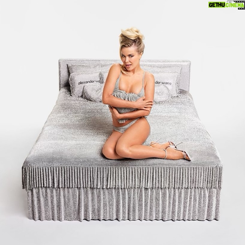 Carmen Electra Instagram - pillow fight anyone? 🤍 see the crystal bed installation irl at @alexanderwangny miami pop-up store. open monday–saturday: 11am–7pm and sunday: 12pm–6pm 167 ne 39th street, miami - photographer @toddoldham model @carmenelectra casting @gkldprojects set design @laurennikrooz hair @tsukihair makeup @jezzhill nail @sonyameesh production @arielllla_official @halle_________ #alexanderwang