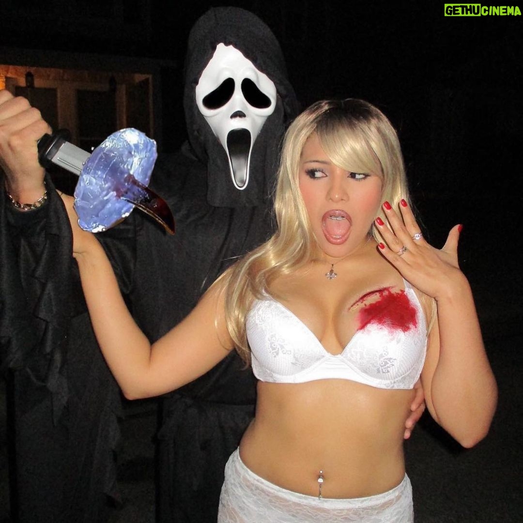 Carmen Electra Instagram - happy halloween! 🎃🖤 you all killed halloween this year with your electric costumes 😏⚡️ #halloween #carmenelectra #costume #spooky #horror #happyhalloween #scarymovie #baywatch #scream