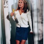 Carmen Electra Instagram - grab your bananas, it’s friday! 😂🍌 happy #friday everyone 💋 #scarymovie #halloweenvibes #spookyszn #linkinbio Link In Bio