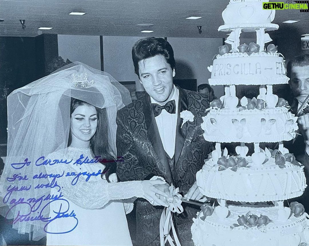 Carmen Electra Instagram - Almost fainted 🙏🏼 a lovely signature from my inspiration ✨ #priscillapresley #elvispresley