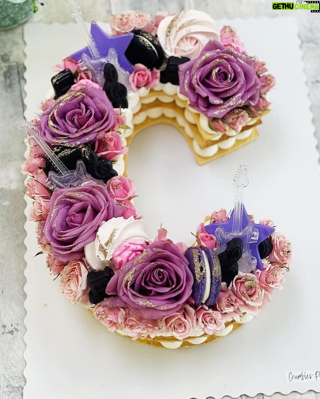 Carmen Electra - 29.3K Likes - Had to have a lil taste of the cake first 🎂 #yum #floral #C #birthday #cake