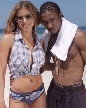 Carmen Electra Instagram - happy spring break ☀️ where’s the party? 🤘🏼 #mtv #springbreak #carmenelectra #nostalgia #outfit