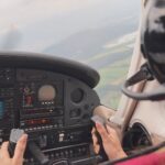 Carolina Gaitán Instagram - En el #diadelpiloto se vuela! Feliz día pilotos de mi vida: Mi Papá 👨🏻‍✈️ Mi Mamá🧑🏻‍✈️ Mi Hermano 😇 Mi 🖤! #happypilotsday 👨🏻‍✈️🧑‍✈️ y feliz día a todos los pilotos que me leen!!! Flying high