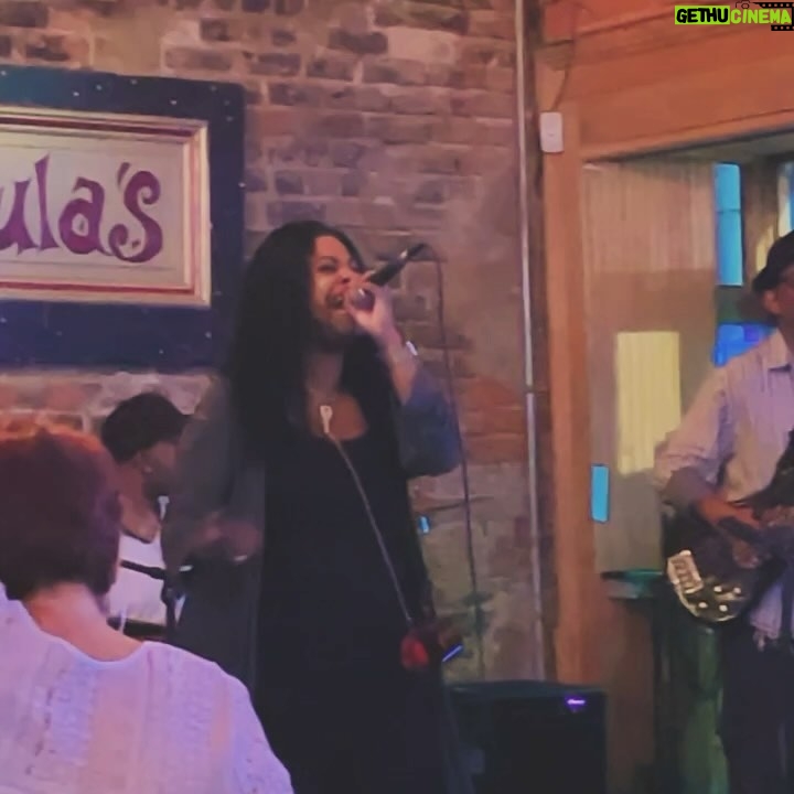 Carolina Gait谩n Instagram - C贸mo perderse este pedazo de mundo que nos regal贸 al Sr. Louis Armstrong. Tremendo vibe que se vive por estos lados. Besos vuelan desde el R铆o Mississippi馃幒馃幒 Mississippi River