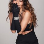 Carolina Gaitán Instagram - En esta portada hablo de temas de los que no suelo hablar. Pero creo que valió la pena abrirles a todos un poco más de mi corazón. Besotes vuelan, bellezuras! PD: Ya está disponible la Revista Alo @alodigital en todos los puntos de venta!!! Quiero saber sus comentarios!!! ⚡️⚡️⚡️⚡️