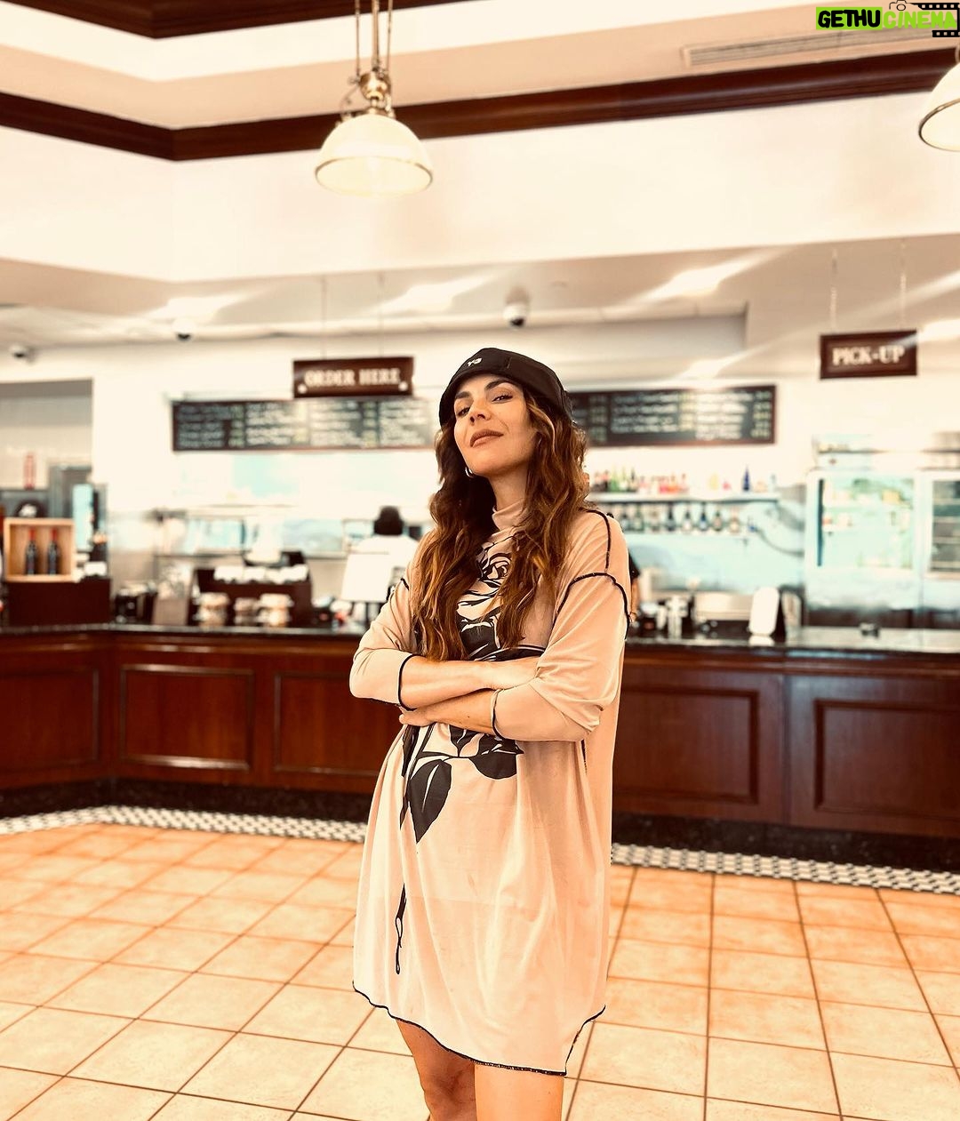 Carolina Gaitán Instagram - Qué más?🤎🤎 Miami, Florida