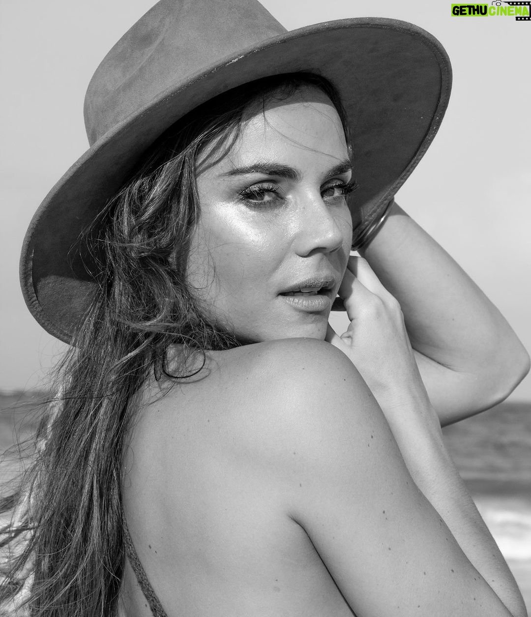 Carolina Gaitán Instagram - 🩶🩶 Miami, Florida