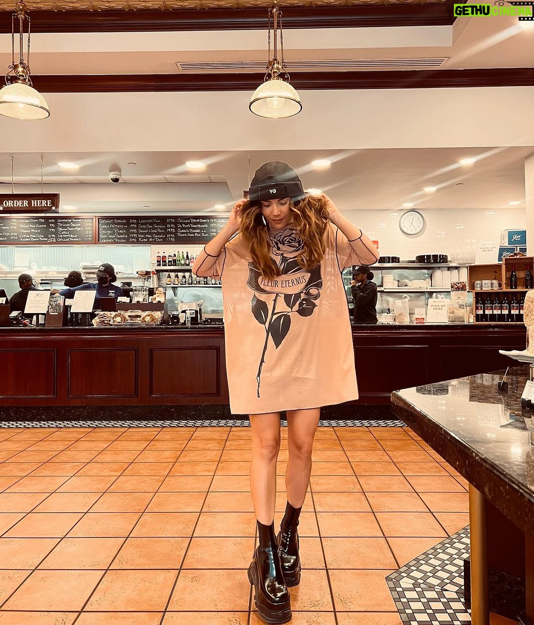 Carolina Gaitán Instagram - Qué más?🤎🤎 Miami, Florida