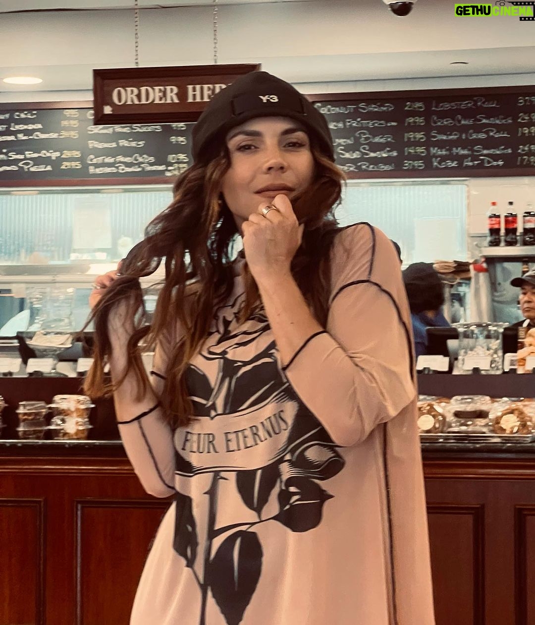 Carolina Gaitán Instagram - Qué más?🤎🤎 Miami, Florida