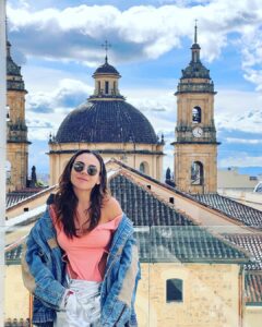 Carolina Gaitán Instagram - Qué delicia estar en Bogotá y en El Centro Nacional De Las Artes Delia Zapata. Esto sigue HOY!!! Gracias porque anoche fue absolutamente mágico!!! #vidaporquesolohayuna 🎭 Teatro Colón