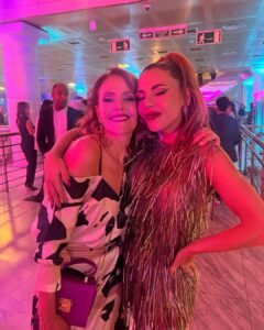 Carolina Gaitán Instagram - Recap!!! @premios_platino Colombia en la casa con fuerza!!! Pedacitos que les iré compartiendo. Les mando amor! Se vieron los premios? Madrid, Spain