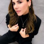 Carolina Gaitán Instagram - En qué andan hoy?🖤⚡️🖤 @tousjewelry