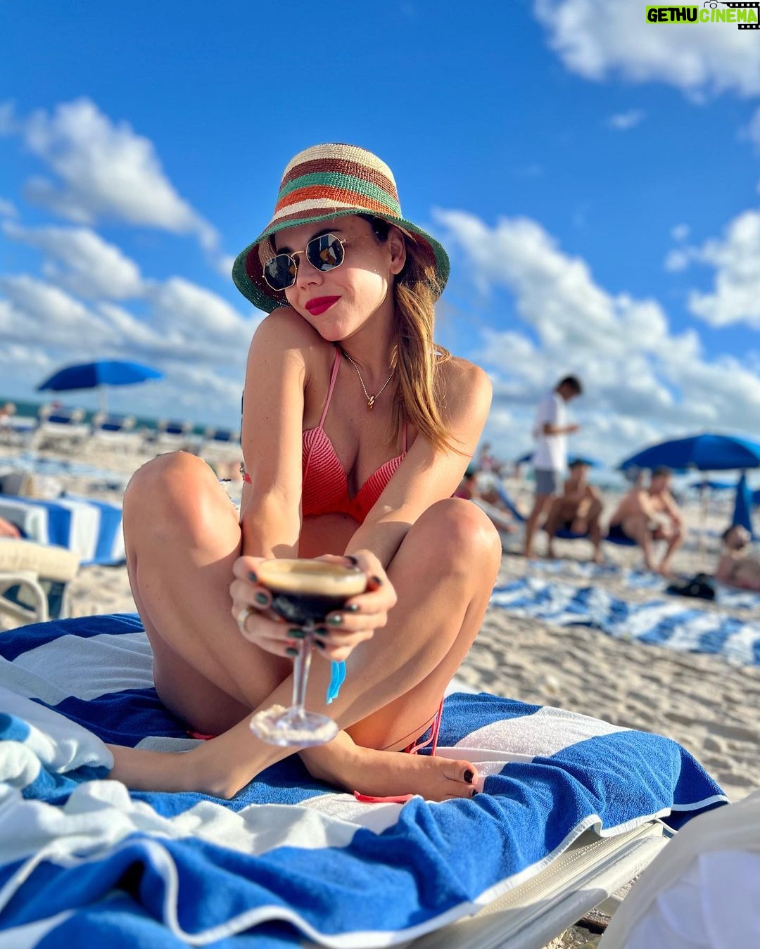 Carolina Gaitán Instagram - 🥹 Soho Beach House