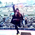 Carolina Gaitán Instagram - Hola @hollywoodbowl ya casito te tenemos lleno de criaturas mágicas!!! 🫣🫣🫣❤️‍🔥❤️‍🔥❤️‍🔥🌈🌈🌈☀️☀️☀️☀️ Hi @hollywoodbowl Only one day left to feel you full of magical creatures!!! #clearskies @disneyconcerts @encantomovie 📸: @juansebvalencia Hollywood Bowl