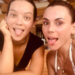 Carolina Gaitán Instagram - Desde siempre y para siempre! Te adoro hermana de esta y muchas vidas! ❤️ Since ever and for ever! Love U sister of this and many lives! @nataliareyesg 👭🏽❤️ Carolina Gaitán y Natalia Reyes Gaitán. Not a coincidence!!! Hotel Fénix Beach Cartagena