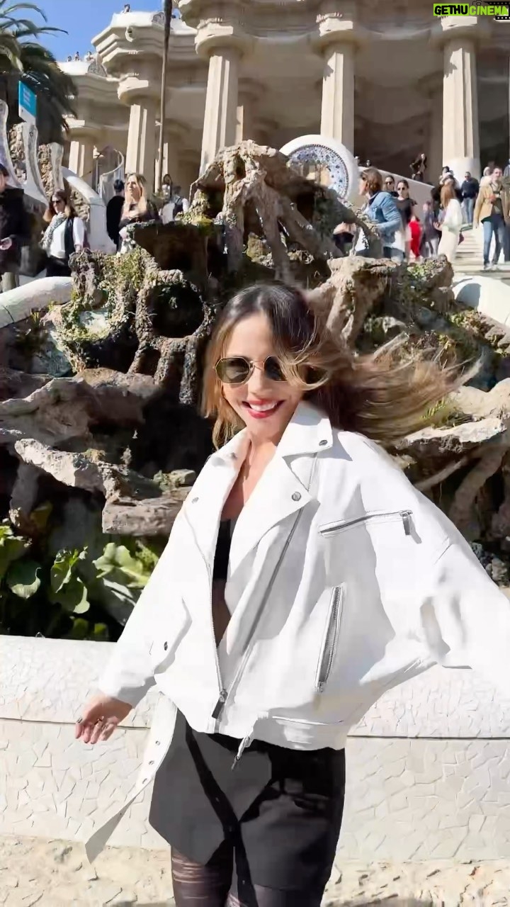 Carolina Gaitán Instagram - Con @papas.margarita es como volver a casa en un instante 🇨🇴. Embárcate en este viaje de sabor conmigo y celebremos juntos nuestra 'Sabrosura Colombiana'. Ya casi se viene la sorpresa final!!! :) Besotes vuelan!!! 🎶✈️ @pepsicocolombia #publicidad Barcelona, España