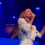 Carolina Gaitán Instagram - Gracias @arthurhanlon por una noche maravillosa!!! Qué rico celebrar la música juntos!!! #nosehabladebruno #wedonttalkaboutbruno Video by: @cristianacostavisual