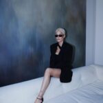 Caroline Receveur Instagram - Lately in @hoteldepourtales 🖤🤍 Hôtel de Pourtalès