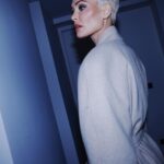 Caroline Receveur Instagram - Lately in @hoteldepourtales 🖤🤍 Hôtel de Pourtalès