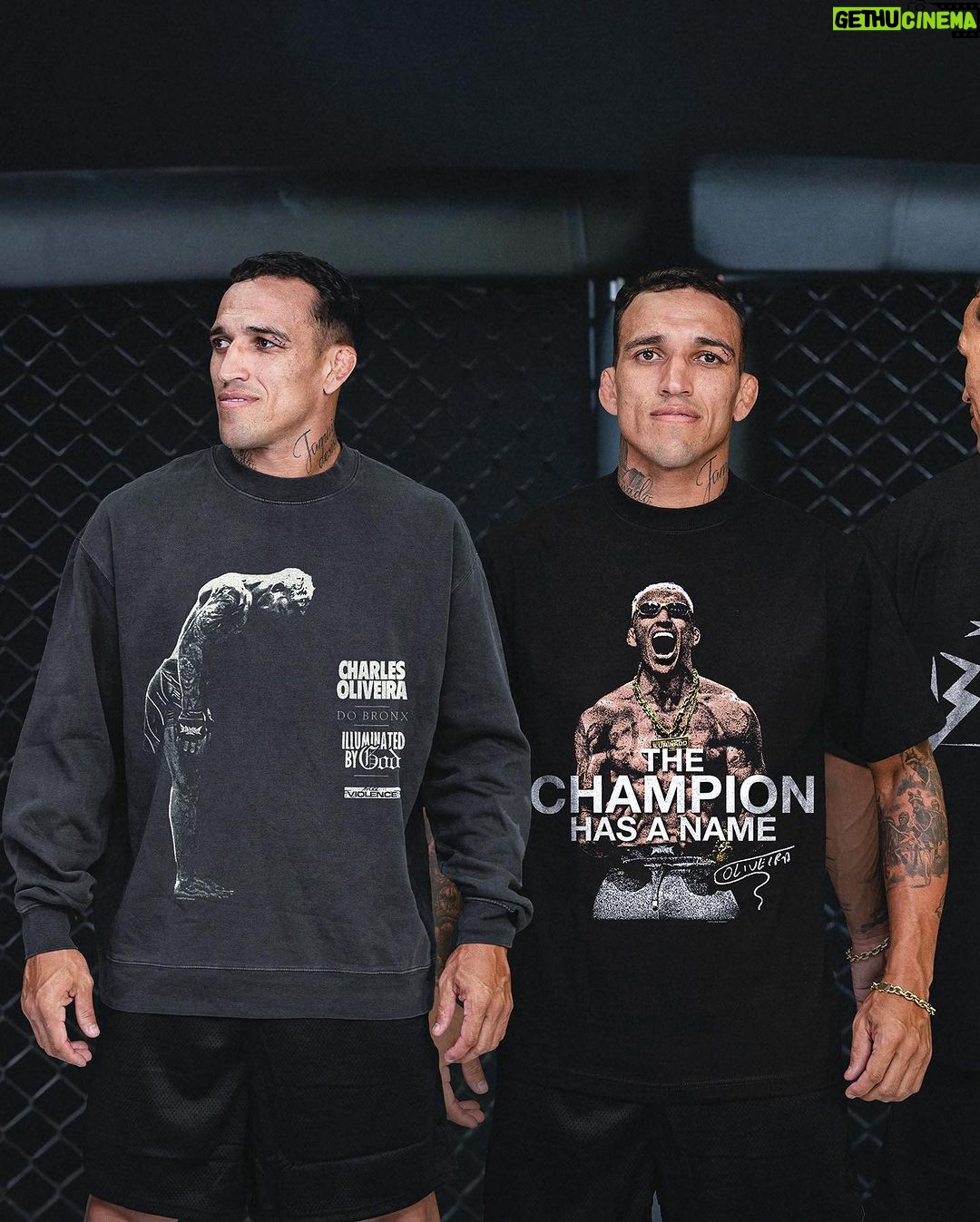 Charles Oliveira - 208.2K Likes - DO BRONX! Your fighters favorite fighter. Collection 001 of Charles Oliveira x Full Violence is now live! Ships in 1-2 weeks. Sales close April 20th.
Link in bio | FullViolence.com