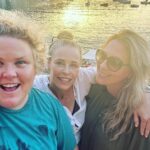 Chelsea Handler Instagram – Just out here minding my own business waiting for someone to come and pluck me. Mallorca